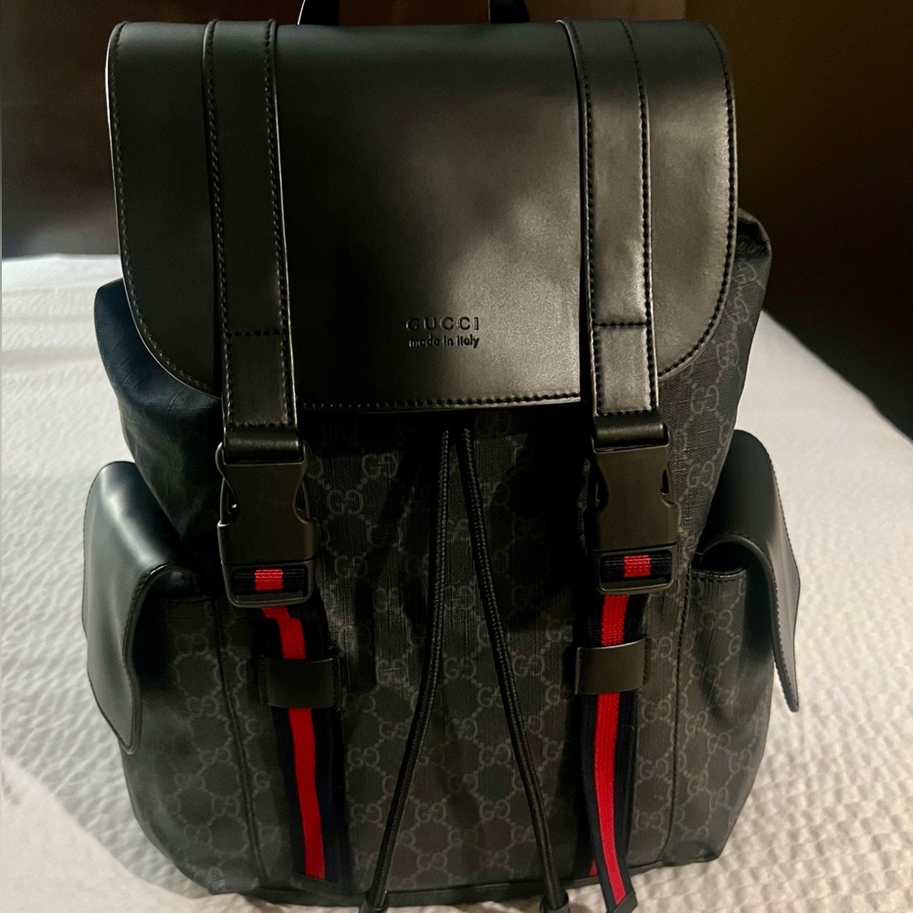 Gucci GG supreme mens backpack 100% Authentic, No Damage, Dust Bag, No box